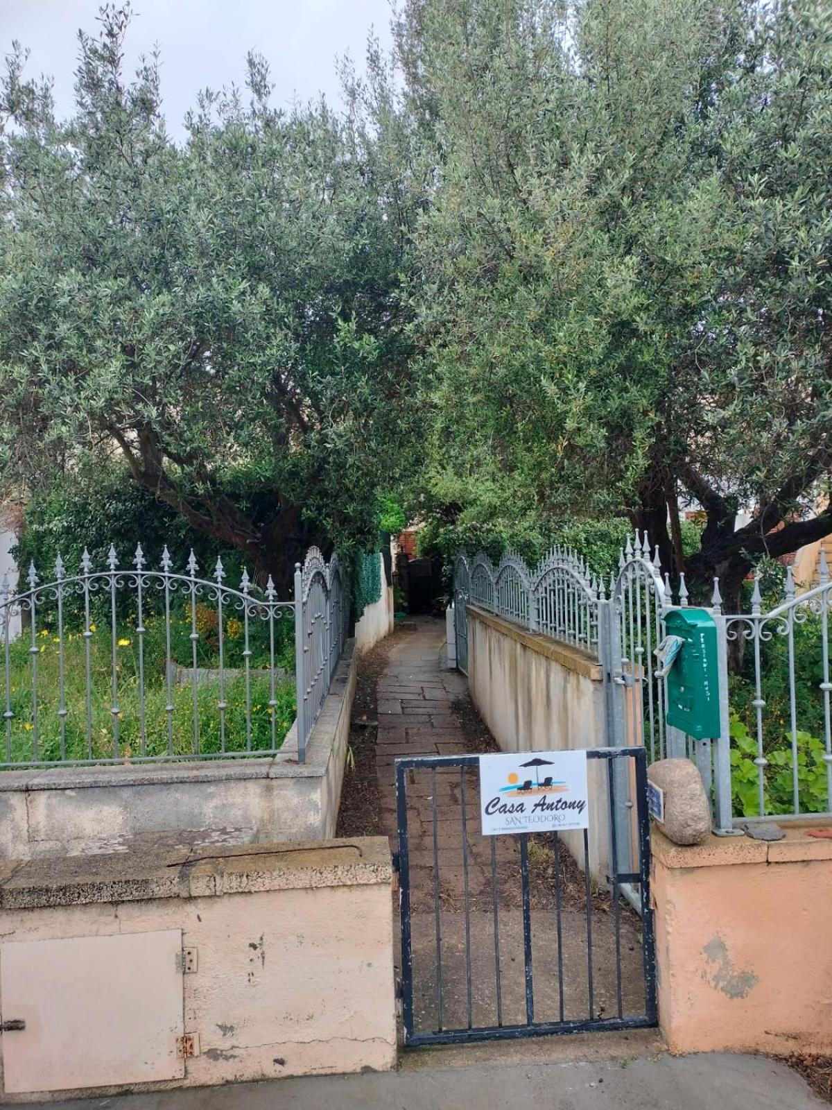 Casa Antony Villa San Teodoro  Eksteriør bilde